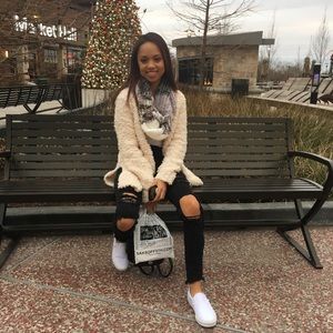 Meet your Posher, Ashley